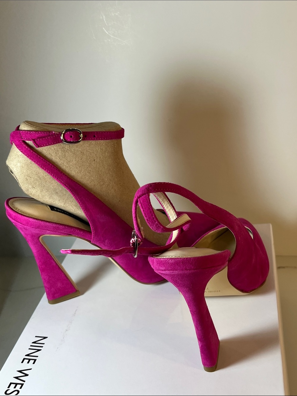 Nine West Dark Pink Suede Ankle Strap Pointed-Toe Slingback Heels New 7 M - Picture 14 of 14